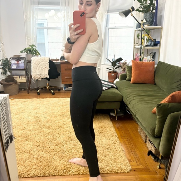Lululemon High Rise Size 4 Full Length Luxtreme Black Leggings - Picture 5 of 9